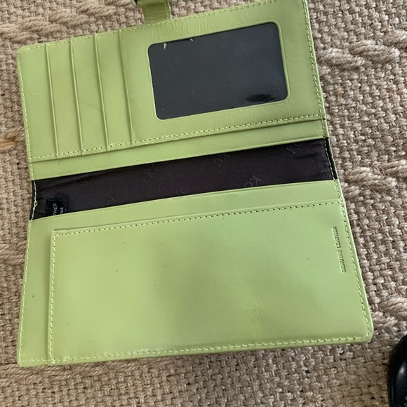 Kenneth Cole wallet - Picture 2 of 4